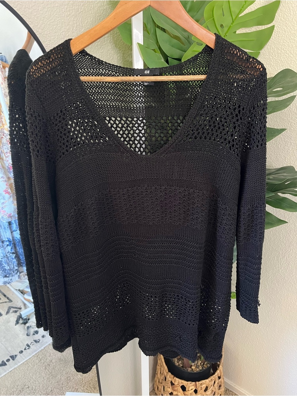 🖤 H&M Black Open Knit V-Neck Sweater Large | Boho Beach Cover-Up Pullover